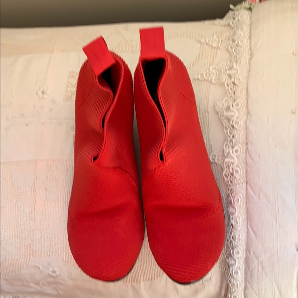 Red booties - Picture 4 of 5